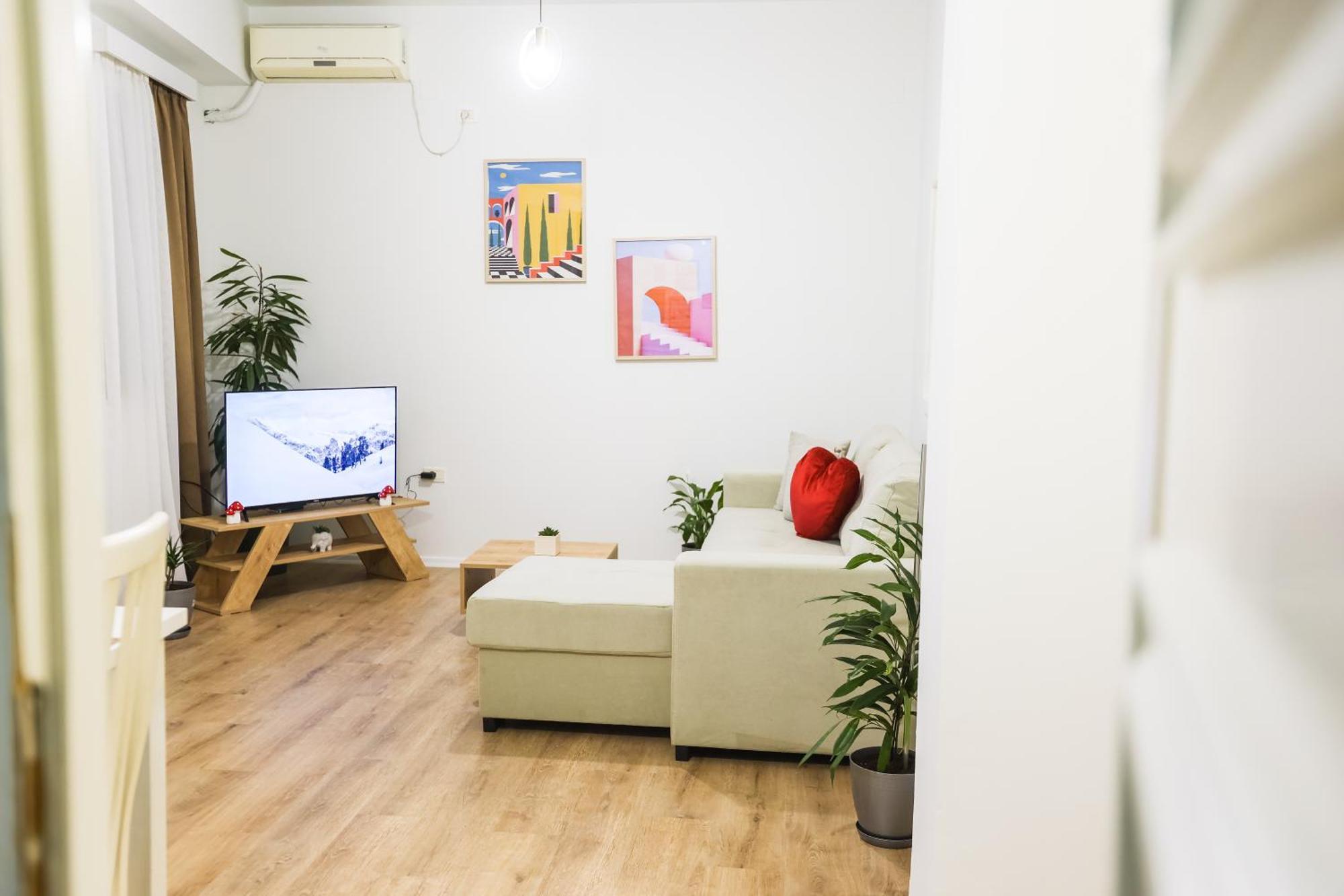 At Bazaar Central Apartment Tirana Exterior photo